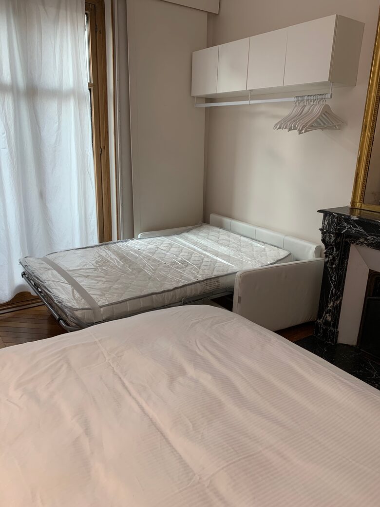 Elegant Matignon Flat - Paris, France