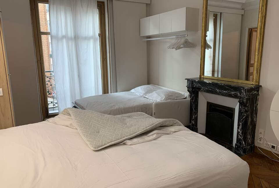 Elegant Matignon Flat - Paris, France