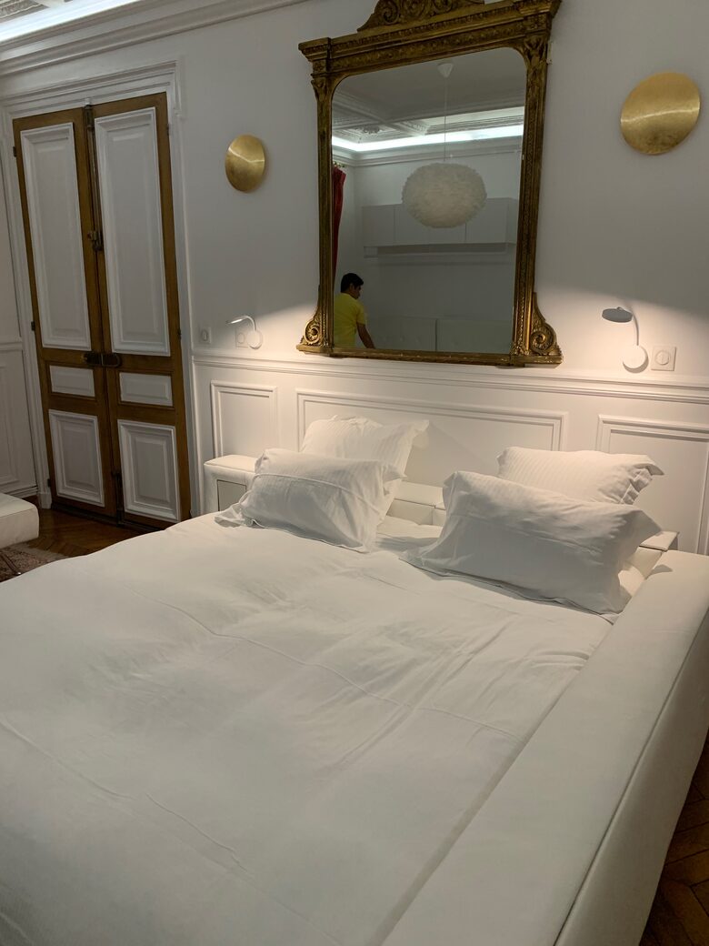 Elegant Matignon Flat - Paris, France