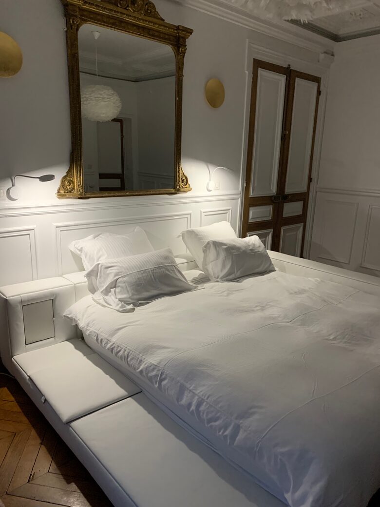 Elegant Matignon Flat - Paris, France