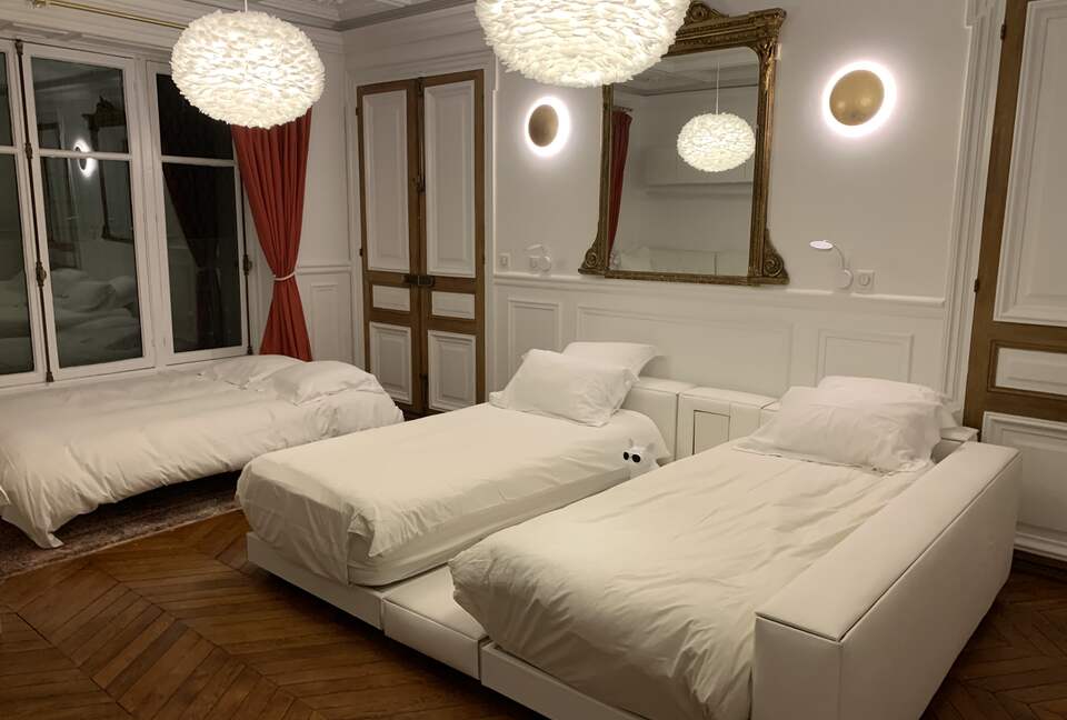 Elegant Matignon Flat - Paris, France