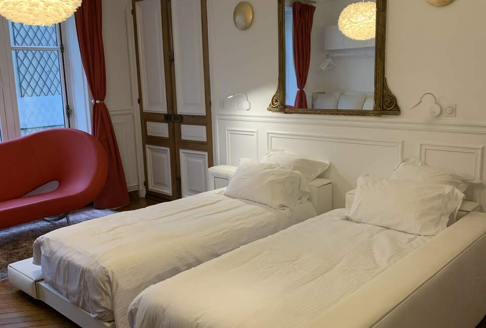 Elegant Matignon Flat - Paris, France