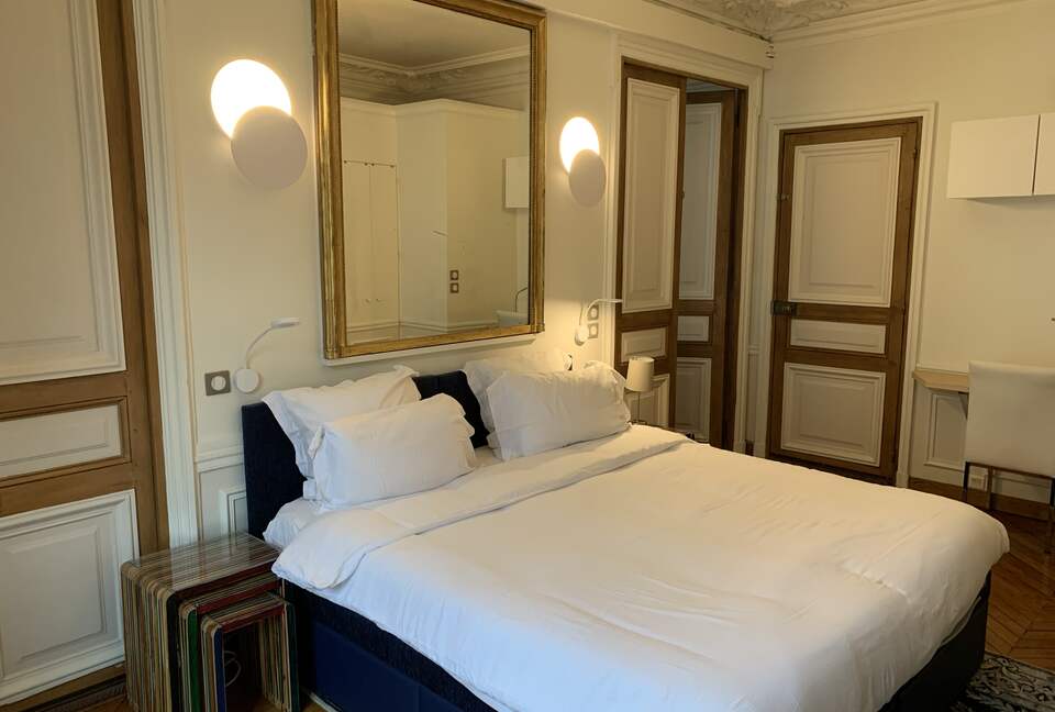Elegant Matignon Flat - Paris, France