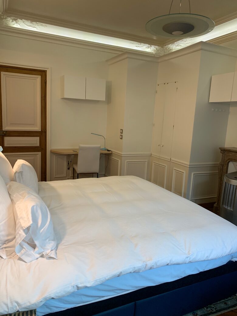 Elegant Matignon Flat - Paris, France