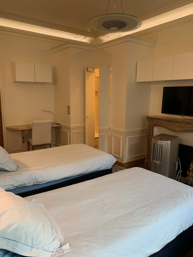 Elegant Matignon Flat - Paris, France