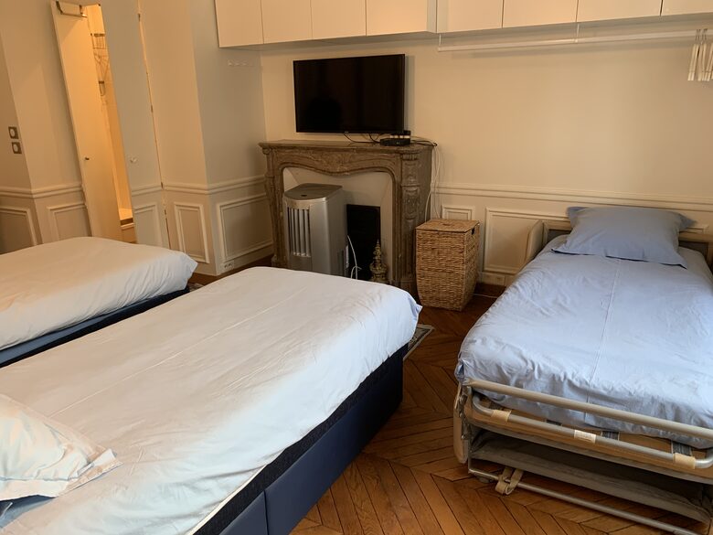 Elegant Matignon Flat - Paris, France