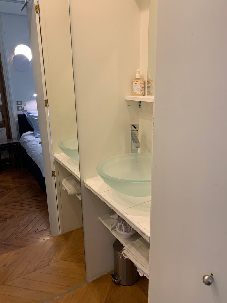 Elegant Matignon Flat - Paris, France