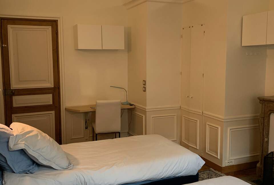 Elegant Matignon Flat - Paris, France