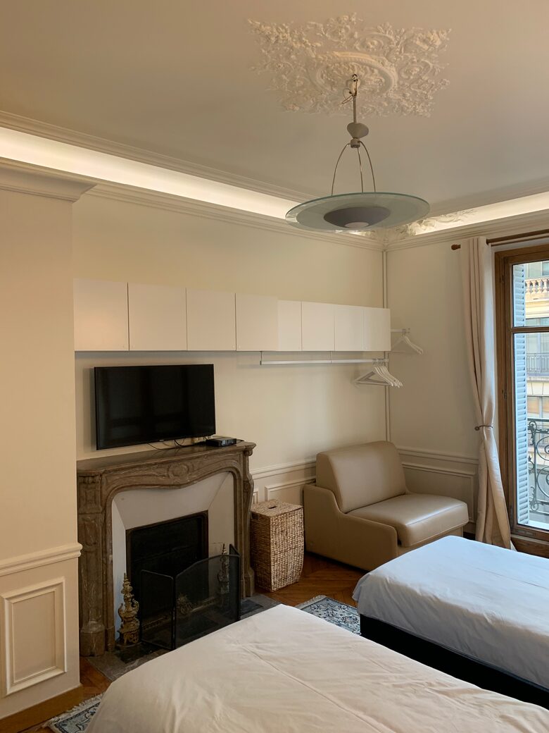 Elegant Matignon Flat - Paris, France