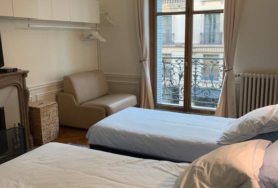 Elegant Matignon Flat - Paris, France