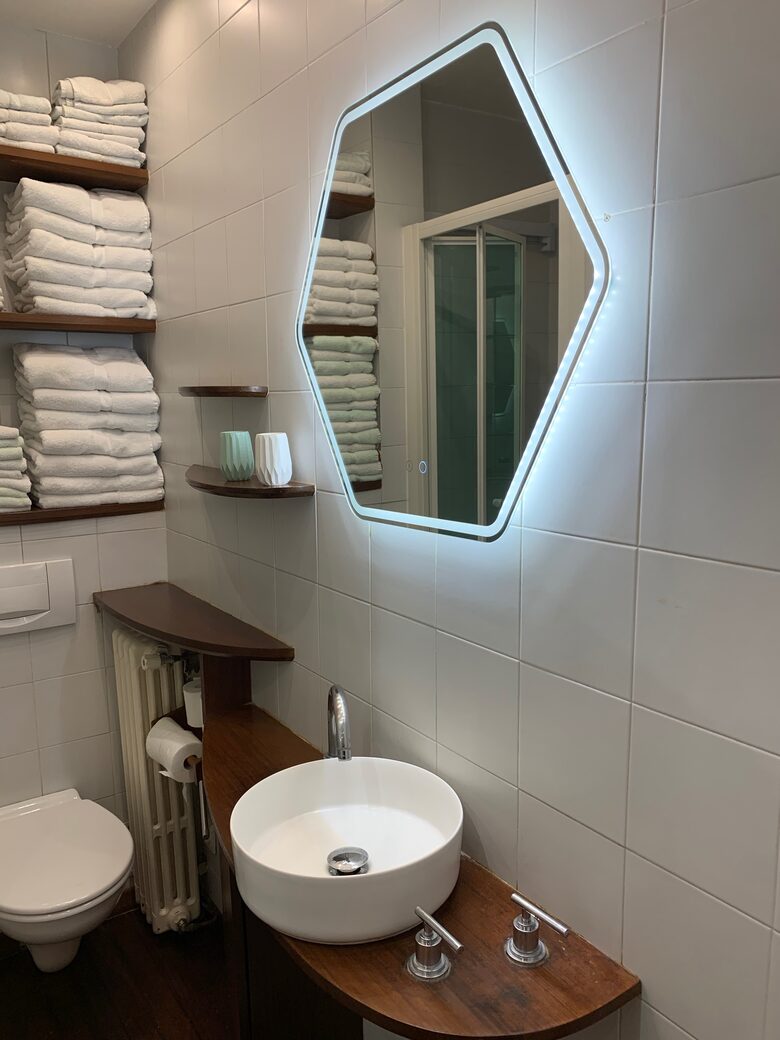 Elegant Matignon Flat - Paris, France