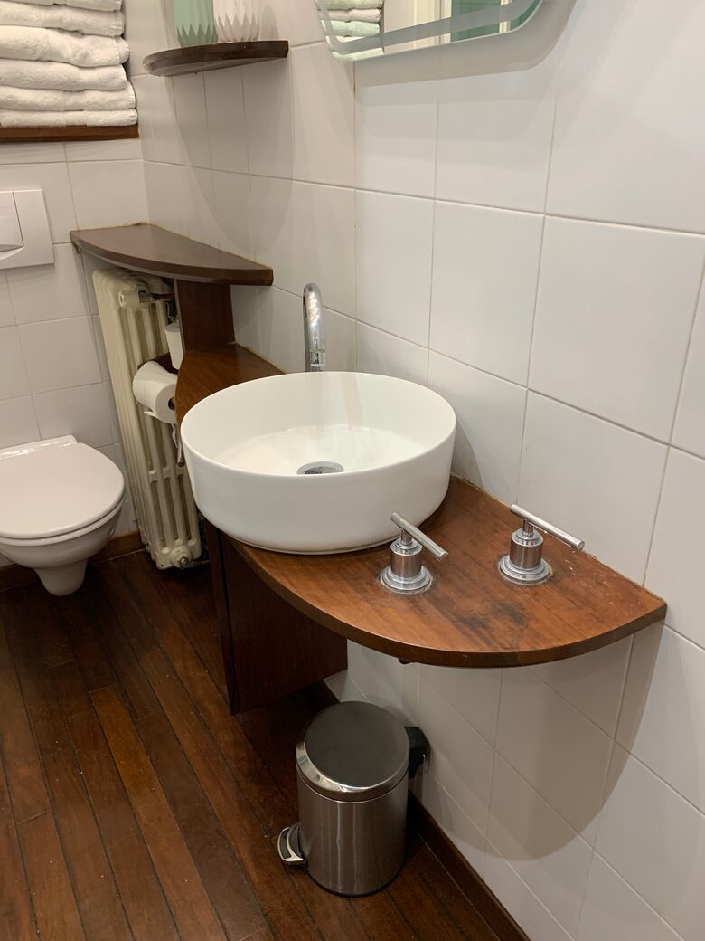 Elegant Matignon Flat - Paris, France