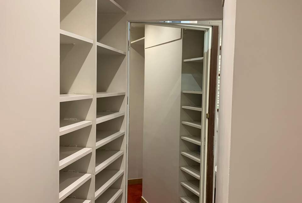 Elegant Matignon Flat - Paris, France