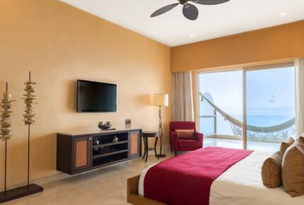 2nd Master Suite with its own private terrace and Hammock