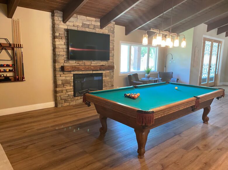 Billiard room