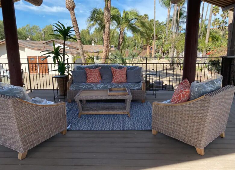 Back deck overlooking tennis court