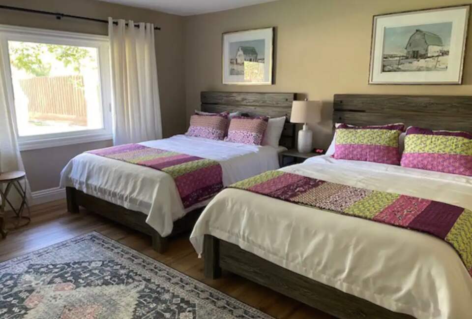 Guest room with two queen beds