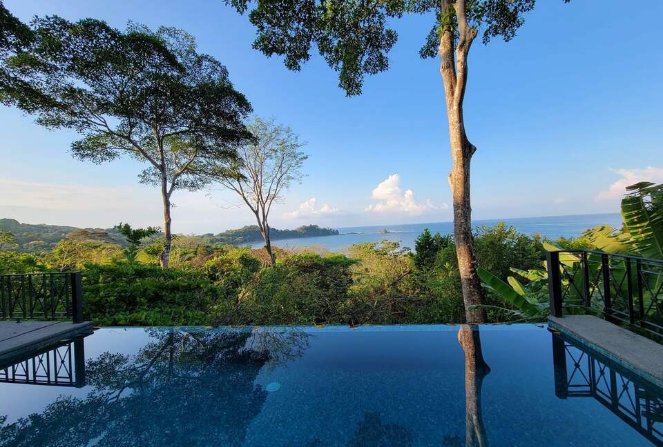 Olas Bailando at Canto del Mar - Bahia Bahia, Costa Rica