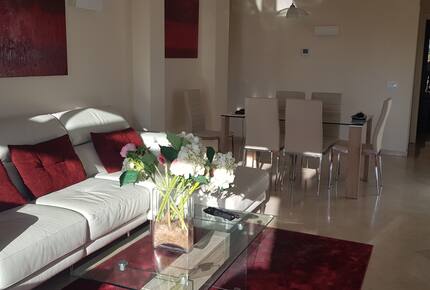 Penthouse on beachfront complex - Estepona, Spain