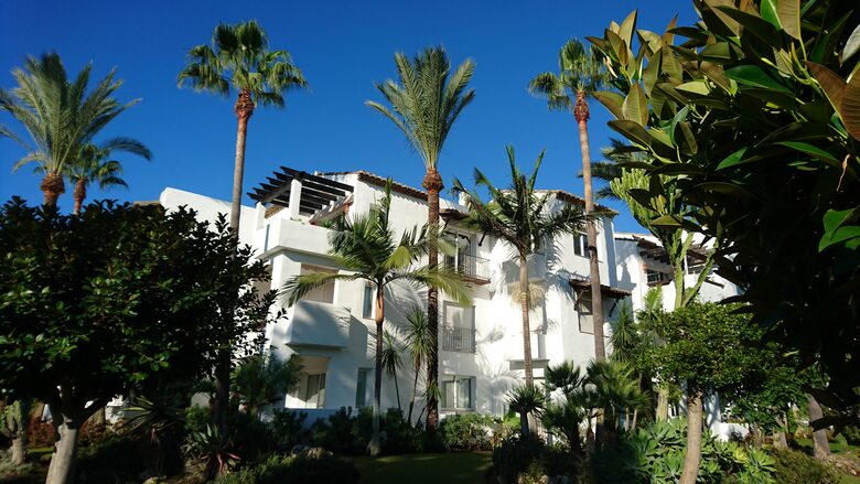 Penthouse on beachfront complex - Estepona, Spain