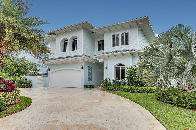 Turtle Cove | Palm Beach Waterfront Home - Lantana, Florida