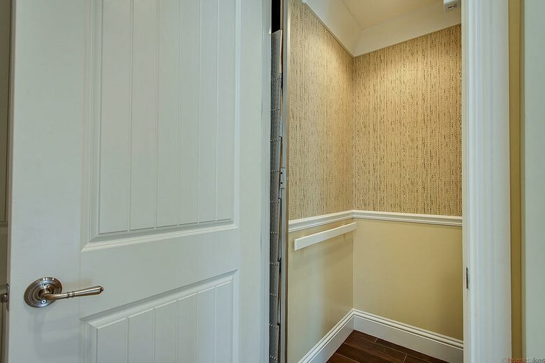 Turtle Cove | Palm Beach Waterfront Home - Lantana, Florida