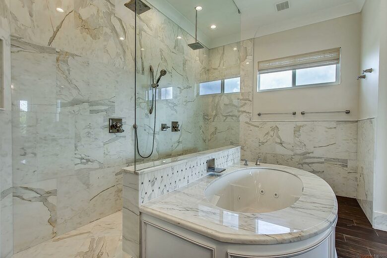 Turtle Cove | Palm Beach Waterfront Home - Lantana, Florida