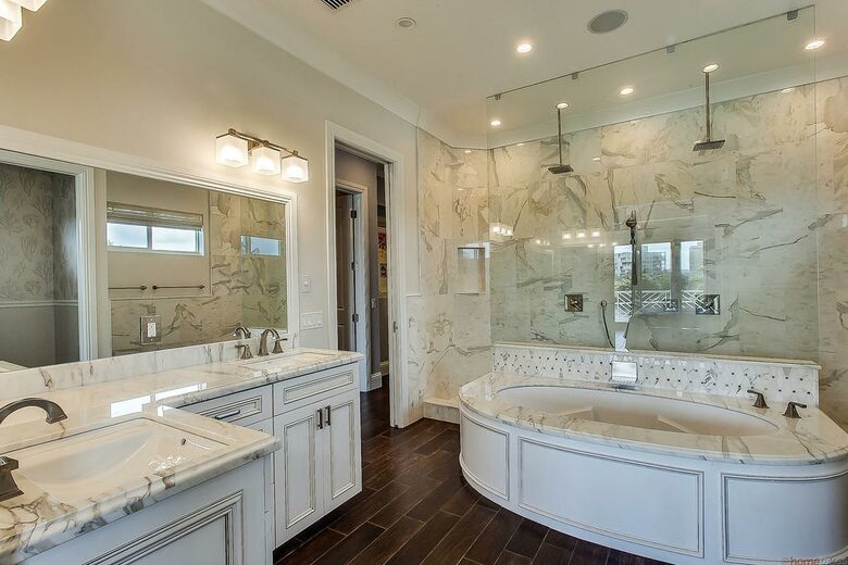 Turtle Cove | Palm Beach Waterfront Home - Lantana, Florida