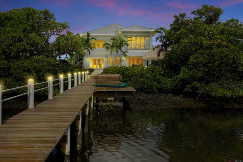Turtle Cove | Palm Beach Waterfront Home - Lantana, Florida