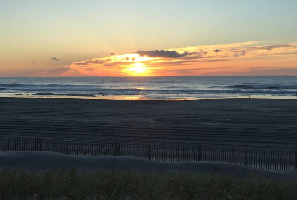 Home Exchange in Sea Isle City, NJ beach and sunset view