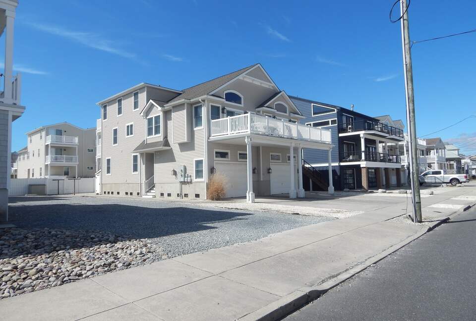 Home Exchange in Sea Isle City, NJ plenty of parking