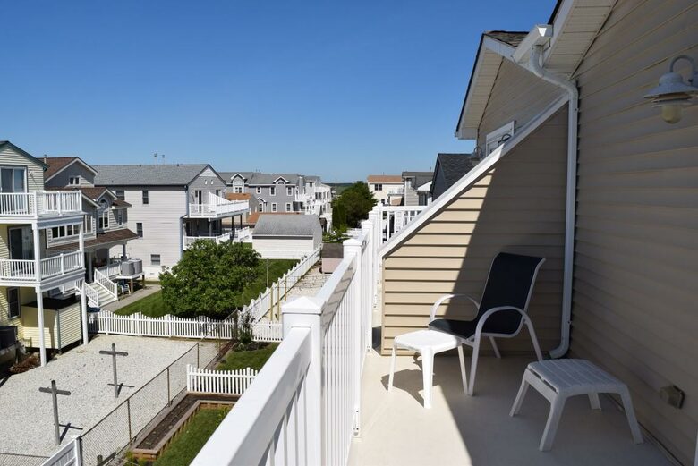 Home Exchange in Sea Isle City, NJ patio lounge