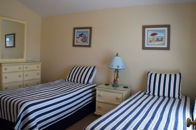 Home Exchange in Sea Isle City, NJ twin bedroom