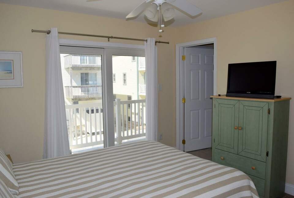 Home Exchange in Sea Isle City, NJ bedroom with tv