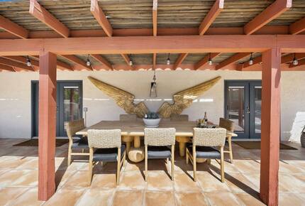Home Exchange in La Quinta, CA luxurious outdoor dining