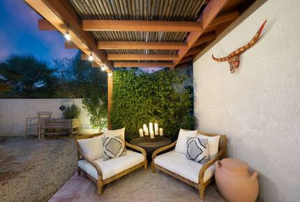 Home Exchange in La Quinta, CA night time lounge views