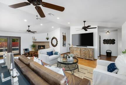 Home Exchange in La Quinta, CA designer furnishings