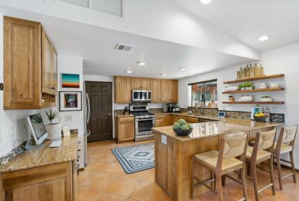 Home Exchange in La Quinta, CA gourmet kitchen
