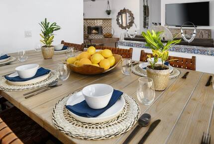 Home Exchange in La Quinta, CA gorgeous dining ware