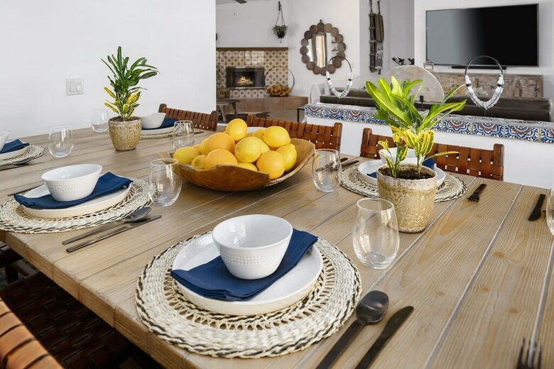 Home Exchange in La Quinta, CA gorgeous dining ware