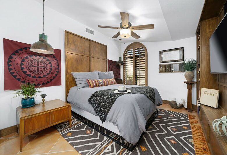 Home Exchange in La Quinta, CA bedroom 2 with queen bed