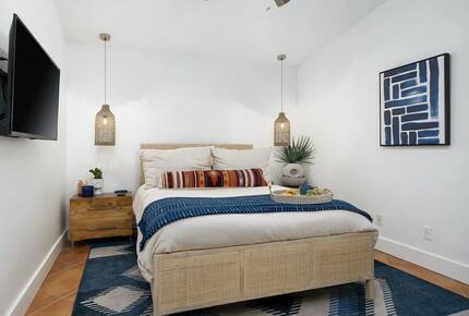 Home Exchange in La Quinta, CA bedroom 3 with queen and bunk