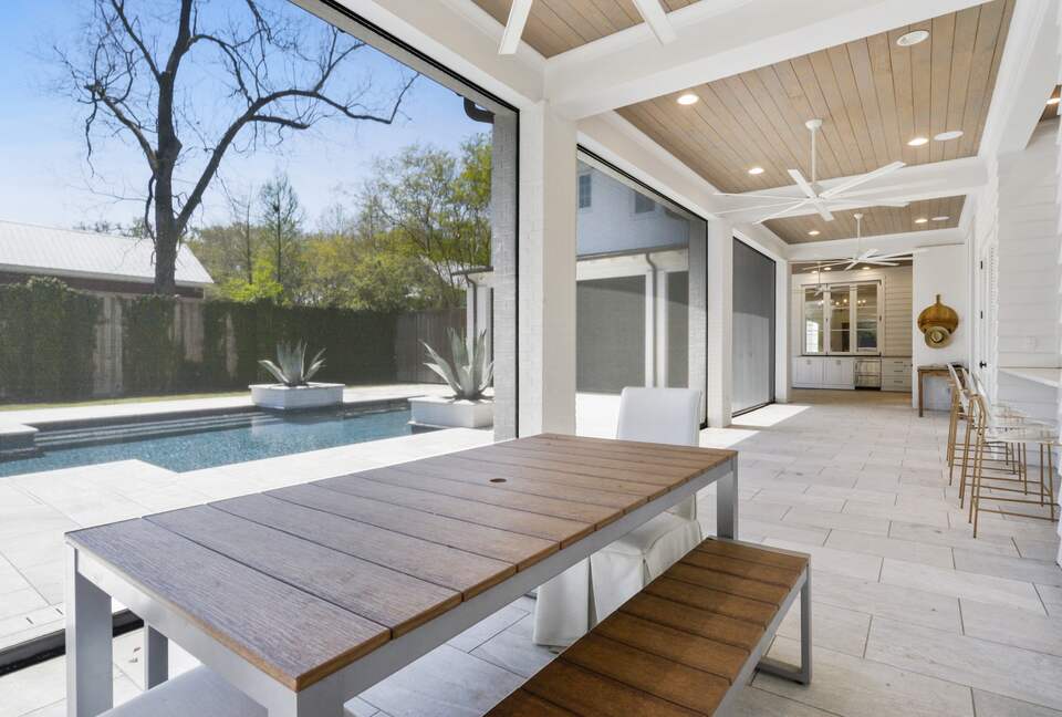 Home Exchange in Baton Rouge, LA Outdoor Dining