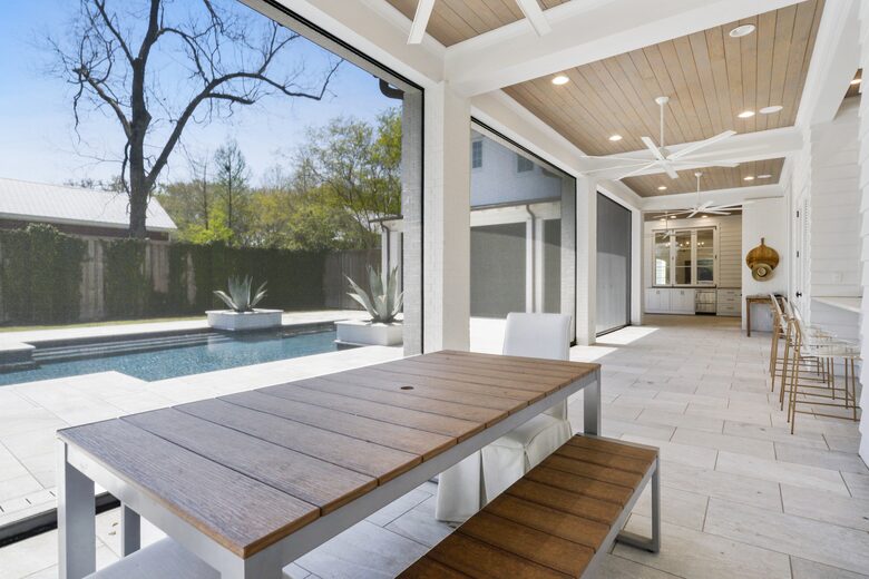 Home Exchange in Baton Rouge, LA Outdoor Dining