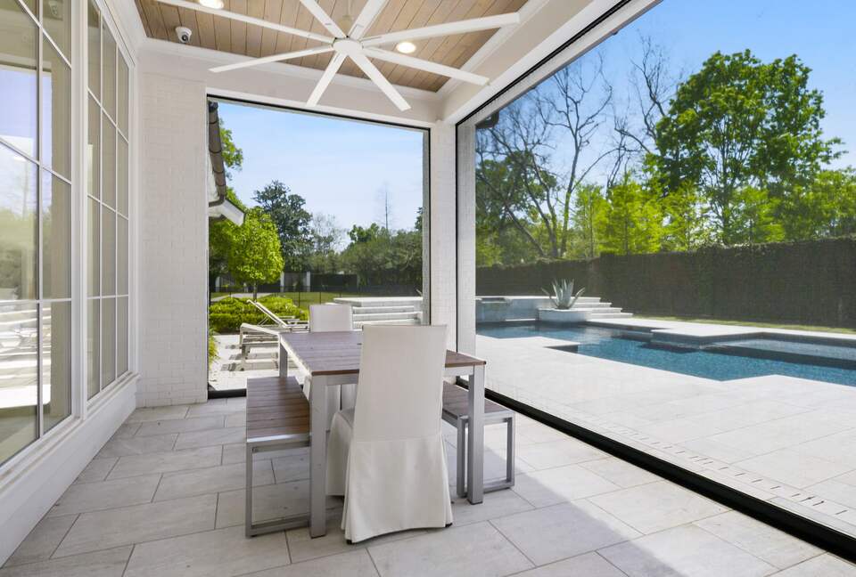Home Exchange in Baton Rouge, LA Outdoor Dining (seats 6-8)