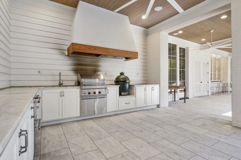 Home Exchange in Baton Rouge, LA Outdoor Kitchen