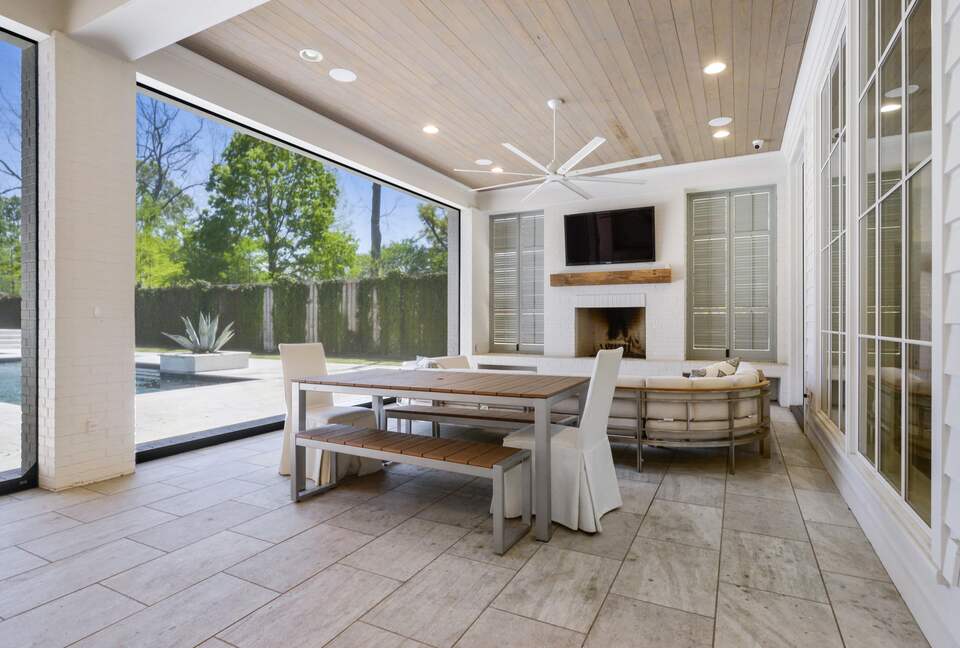 Home Exchange in Baton Rouge, LA Outdoor Living Area