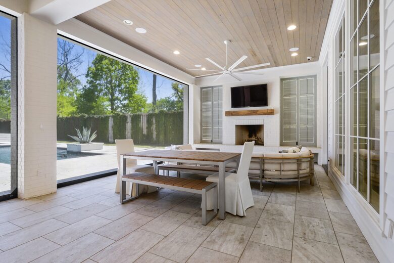 Home Exchange in Baton Rouge, LA Outdoor Living Area