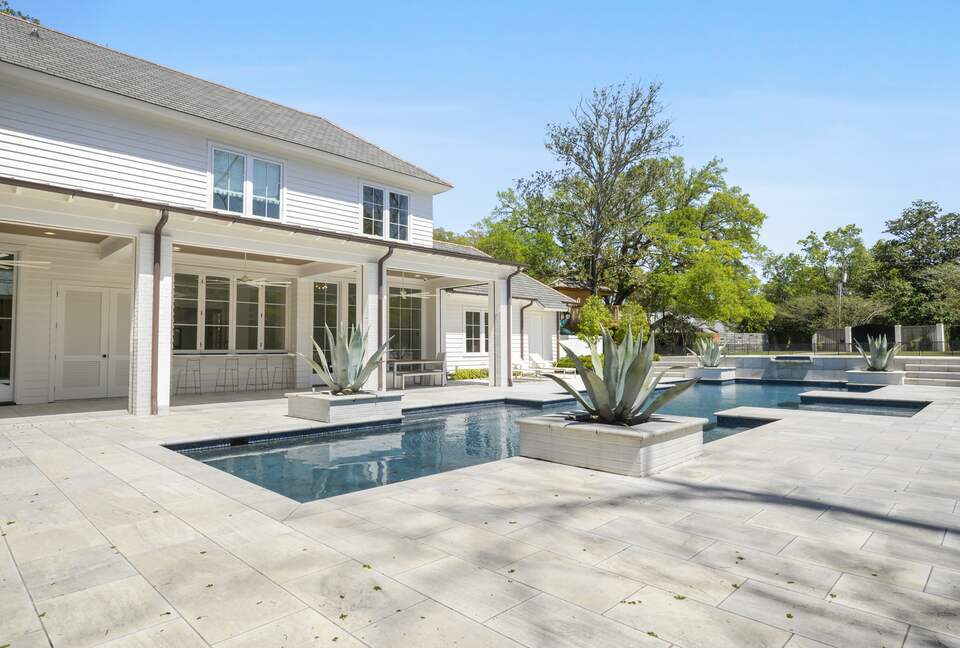 Home Exchange in Baton Rouge, LA Pool & Outdoor Living