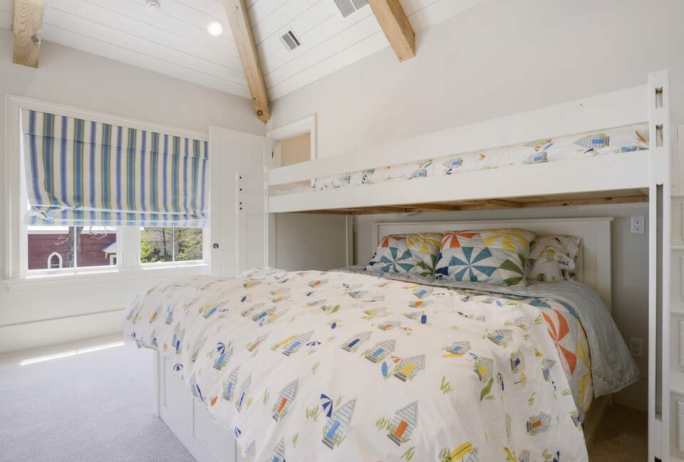 Home Exchange in Baton Rouge, LA2nd Floor Loft King Bed with Twin Bunk